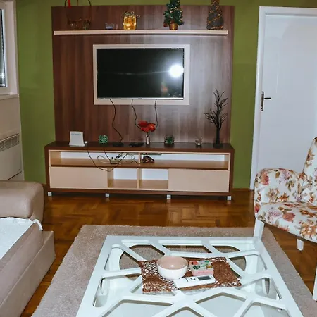 Verdelite 아파트 즐라티보